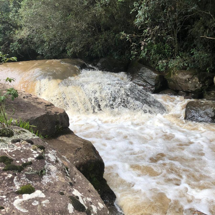 Pousada Pedra Da Mata Chales Na Montanha Munhoz Zewnętrze zdjęcie